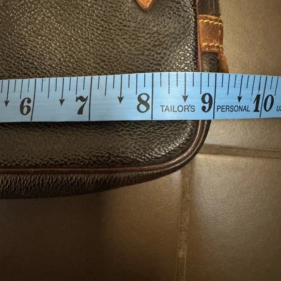 LOUIS VUITTON MONO Marly
Bandoulière Crossbody AUTHENTIC VINTAGE Luxury Purse - Picture 17 of 17